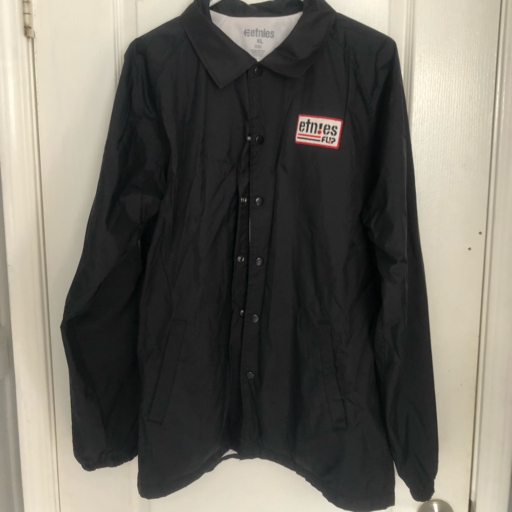Etnies Windbreaker Jacket Button Up Mens XL (has tear on right sleeve) FAST SHIP